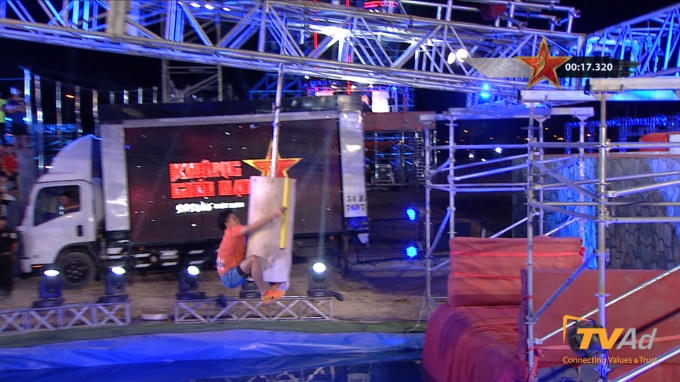  Uri Satoshi thất bại tại thử thách “Bám trụ”.