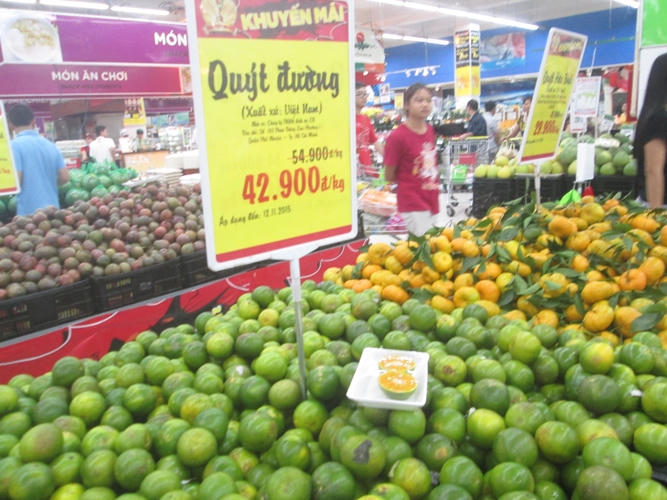 Hoa quả siêu thị với giá đắt hơn gấp 2-3 lần
