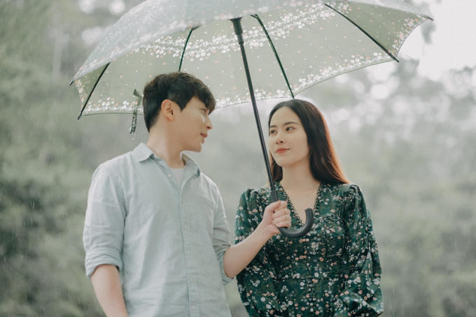 Đau vì yêu là ca khúc Nam Em tự sáng tác.