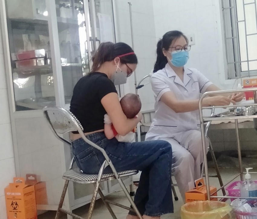 Gần 23.000 trẻ từ 1-5 tuổi được tiêm vắc xin phòng bệnh sởi sau 1 tuần triển khai chiến dịch.