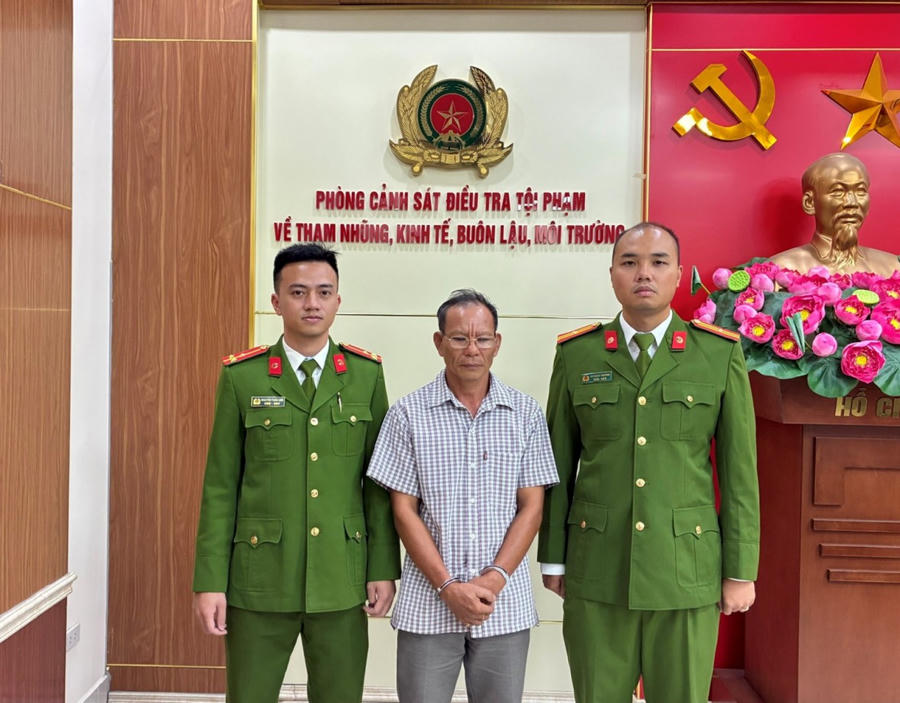 Đối tượng Nguyễn Văn Minh tại cơ quan công an.