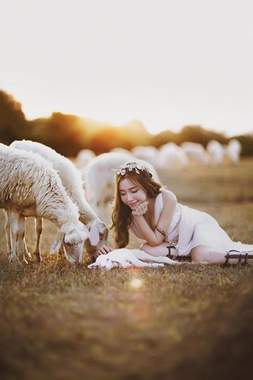 Elly Trần khoe vẻ đẹp nữ thần sau khi sinh con lần 2