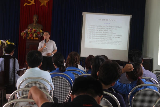 ThS. Nguyễn Mạnh Cường tập huấn nghiệp vụ công tác văn thư, quản trị.Ảnh Xị Nguyễn