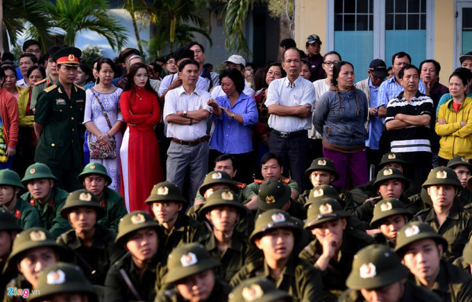 Nữ t&acirc;n binh tại TP Hồ Ch&iacute; Minh trong ng&agrave;y nhập ngũ