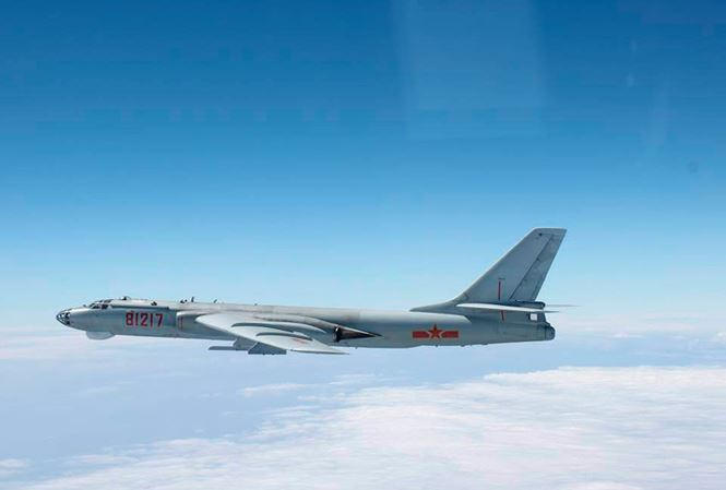 Oanh tạc cơ Mỹ - Trung 'đụng' nhau trên bầu trời Thái Bình Dương