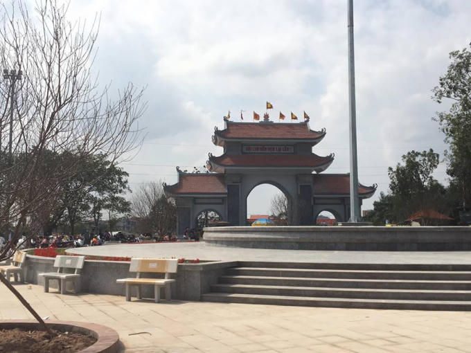 Bên trong vẫn rất thưa thớt khách.