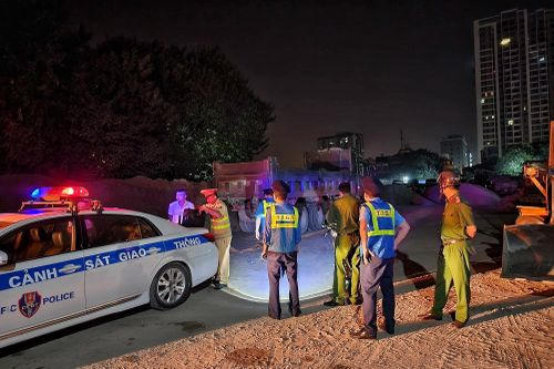 Xử phạt 69 triệu đồng với tài xế chở quá tải tăng ga bỏ chạy