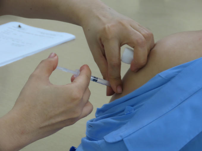 Nếu người được tiêm qua 12 mục sàng lọc đều không có điểm bất thường, lúc đó mới có kết luận đủ điều kiện tiêm chủng ngay.