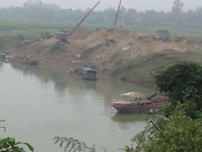 Bến cát của Cty Cát sạn Thanh Chương.
