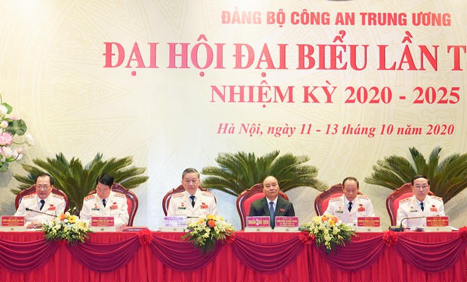 Đoàn Chủ tịch điều hành Đại hội - Ảnh: baochinhphu.vn