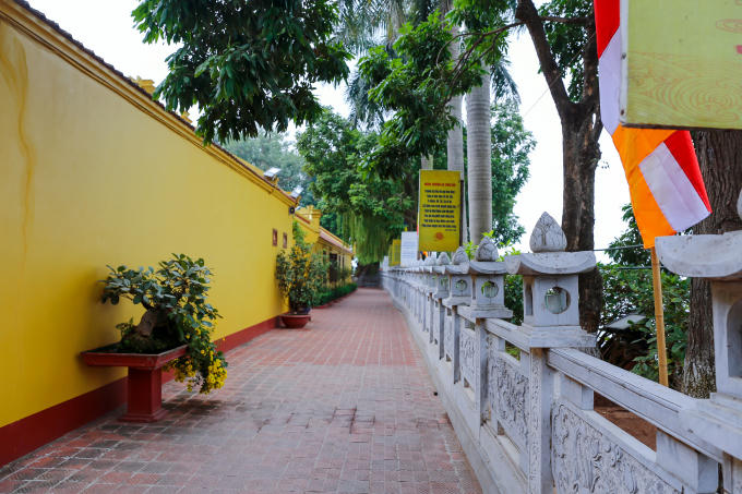 Nghe H&ograve;a thượng trụ tr&igrave; kể chuyện về cổ tự Trấn Quốc vừa lọt top 16 ch&ugrave;a đẹp của thế giới