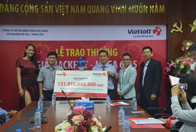 Bà H. tại Vũng Tàu đã nhận 131 tỷ đồng từ Vietlott.