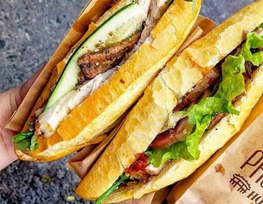 Bánh mì tại một cửa hàng nổi tiếng ở Hội An gây ngộ độc cho nhiều thực khách. (Ảnh minh họa)