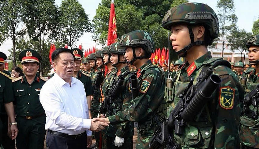 Trưởng Ban Tuyên giáo và Dân vận Trung ương biểu dương tinh thần nỗ lực, cố gắng của các lực lượng tham gia luyện tập diễu binh, diễu hành.