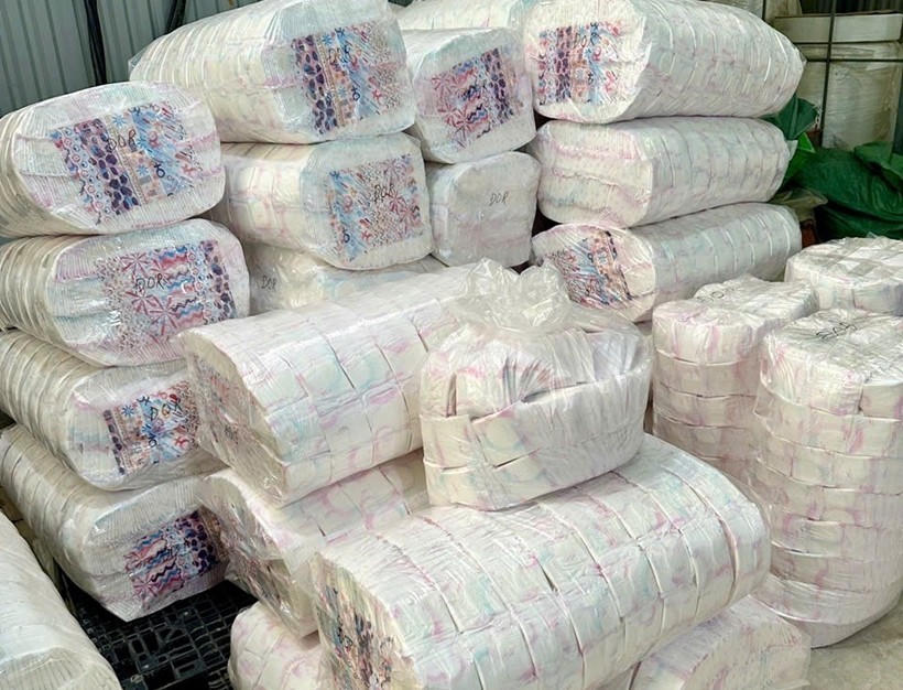 Số hàng hóa giả mạo nhiều nhãn hiệu nổi tiếng như Diana. Ảnh:QLTT