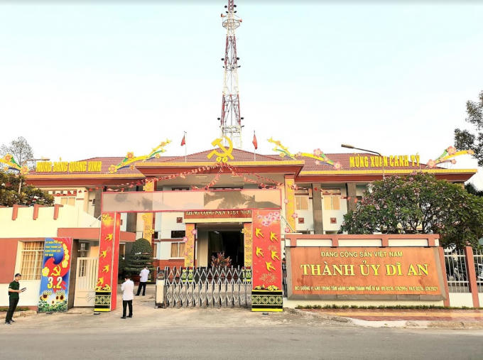 Bắt đầu từ 1/4/2020, hệ thống chính trị của Thành phố Dĩ An chính thức đi vào hoạt động và sử dụng con dấu mới. Ảnh: Kỳ Lâm