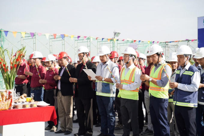 Diamond Lotus Riverside, bức tường xanh khổng lồ giữa lòng Sài Gòn