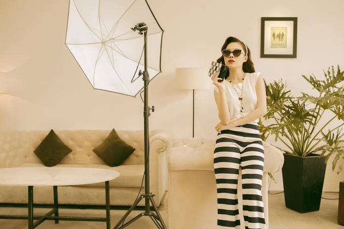 Ngỡ ng&agrave;ng với phong c&aacute;ch &ldquo;thời xa vắng&rdquo; của &ldquo;qu&yacute; c&ocirc; bolero&rdquo; Giang Hồng Ngọc