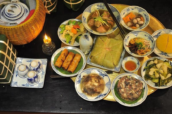 Ăn uống thả ga dịp tết dễ làm tăng cân