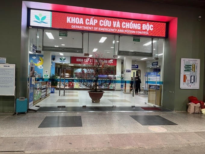 Khoa Cấp cứu và chống độc Bệnh viện Nhi Trung ương nơi các cháu bé đang cấp cứu.