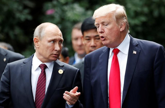 Tổng thống Trump và Tổng thống Putin trong cuộc gặp tại Việt Nam năm 2017 (Ảnh: Reuters)