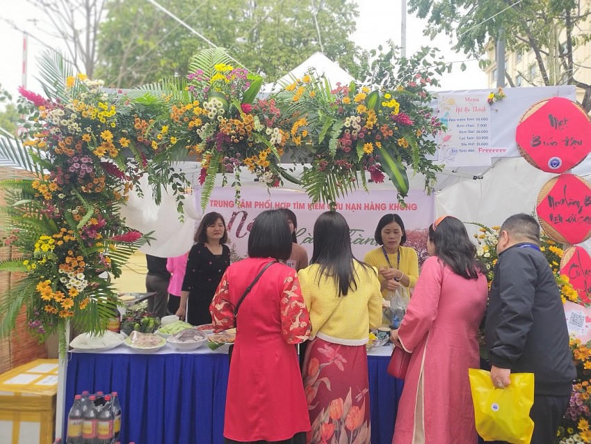 Một số gian hàng tham gia Hội chợ