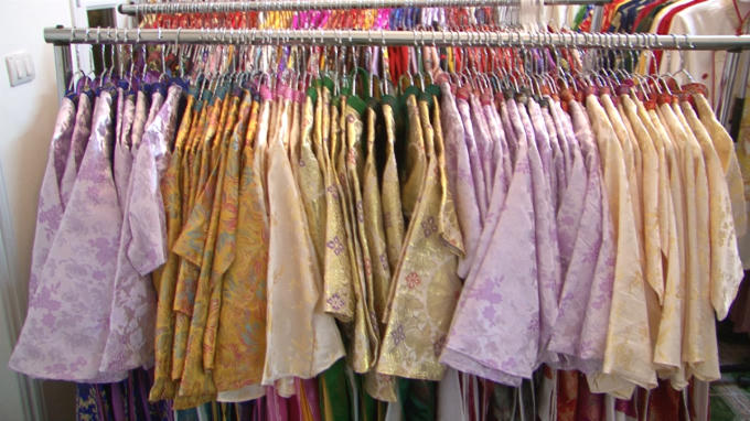 Bản tin Thời trang Plus số 10: NTK Kim Anh Phạm và áo dài The Jovial Studio