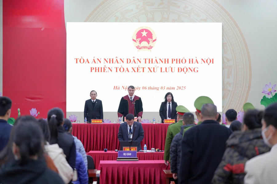 Hội đồng xét xử TAND TP Hà Nội.