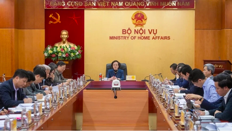 Bộ trưởng Bộ Nội vụ Phạm Thị Thanh Trà chủ trì giao ban công tác.