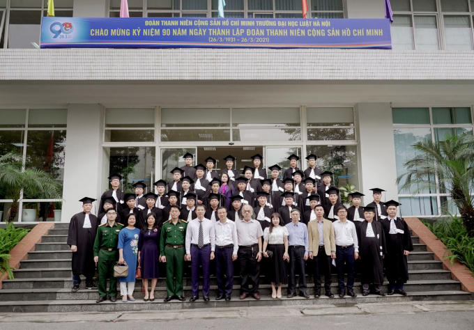 Đây là dấu mốc quan trọng với các cử nhân luật lớp pháp chế Bộ, Ngành