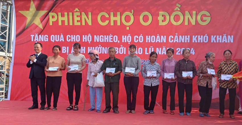 Nhiều gia đình gặp hoàn cảnh khó khăn nhận được giúp đỡ