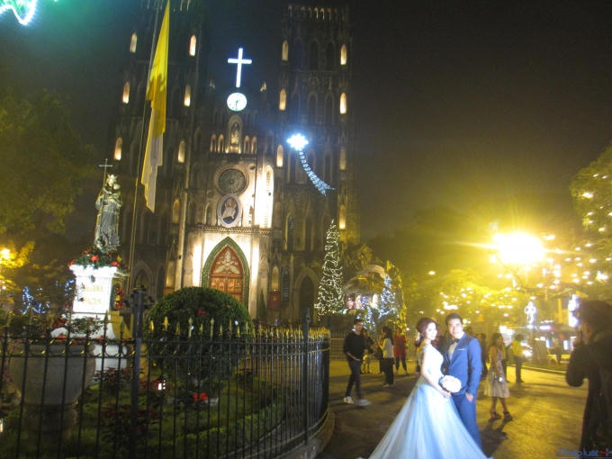 Nhà thờ lờn Hà Nội cũng là một trong những điểm đến lí tưởng cho mùa lễ Giáng sinh.