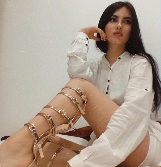 Cô đã có gần 1 năm gắn bó với Việt Nam. 