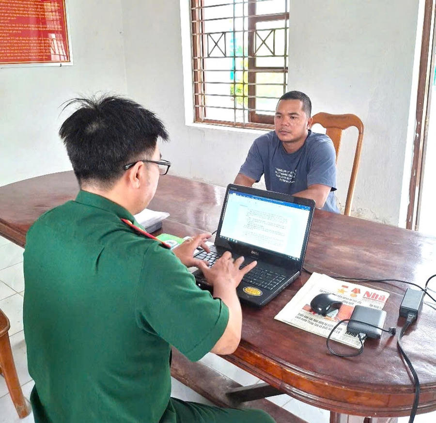 Đối tượng Võ Văn Mến khai nhận hành vi vi phạm pháp luật của mình.