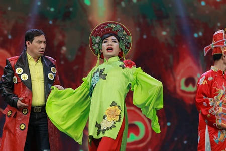 Chương trình gây bức xúc với những phát ngôn như “Con chỉ sống trên Trời không phải nữ cũng chẳng phải nam”, “bọn phụ nữ một nửa”.