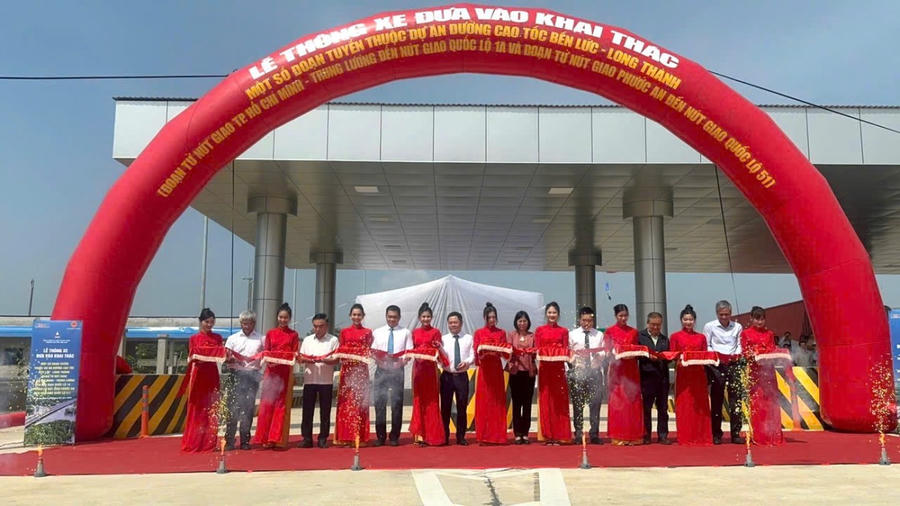 Lễ thông xe và đưa vào khai thác hai đoạn tuyến thuộc dự án cao tốc Bến Lức - Long Thành.