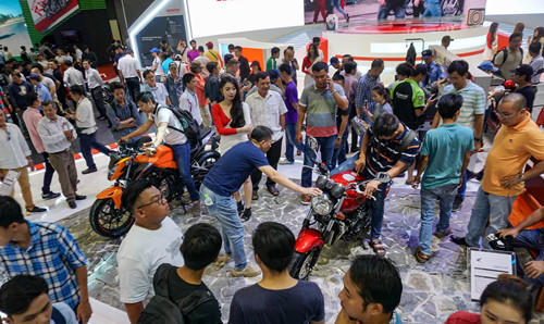 Nhiều mẫu xe bán chạy đội giá bị điều chỉnh giá tính phí trước bạ.