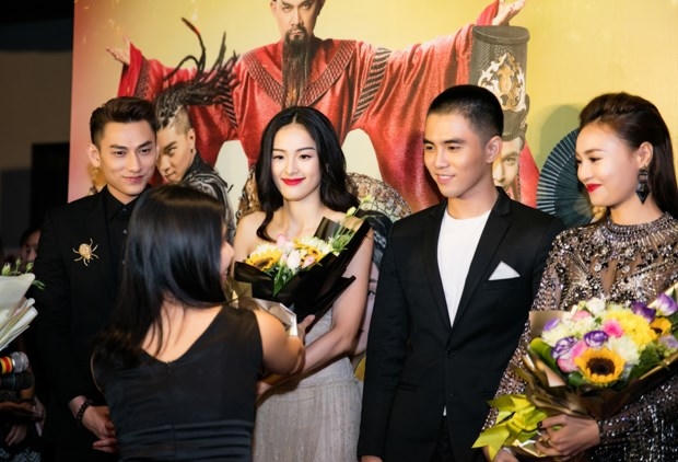 Mặc dù thời tiết không ủng hộ nhưng buổi lễ ra mắt vẫn diễn ra khá thành công.