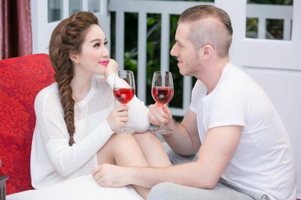 Cô sẽ có một buổi họp fan nhân kỉ niệm 10 năm ca hát tại Vivo City, quận 7 vào ngày 26/12/2015. Ảnh: Internet