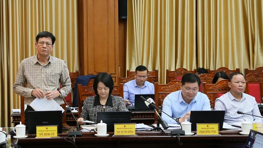 Lãnh đạo các sở, ban, ngành, địa phương báo cáo kết qủa kinh tế xã hội năm 2024.