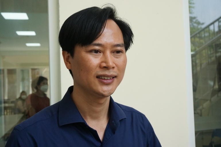 TS Hoàng Trung Học: