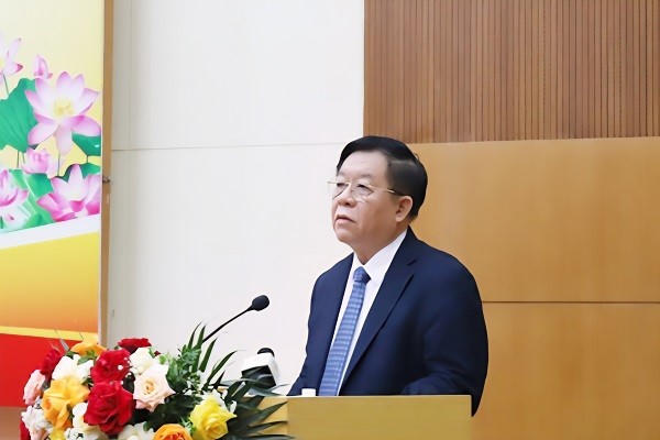 Trưởng ban Tuyên giáo và Dân vận Trung ương Nguyễn Trọng Nghĩa phát biểu tại hội thảo.