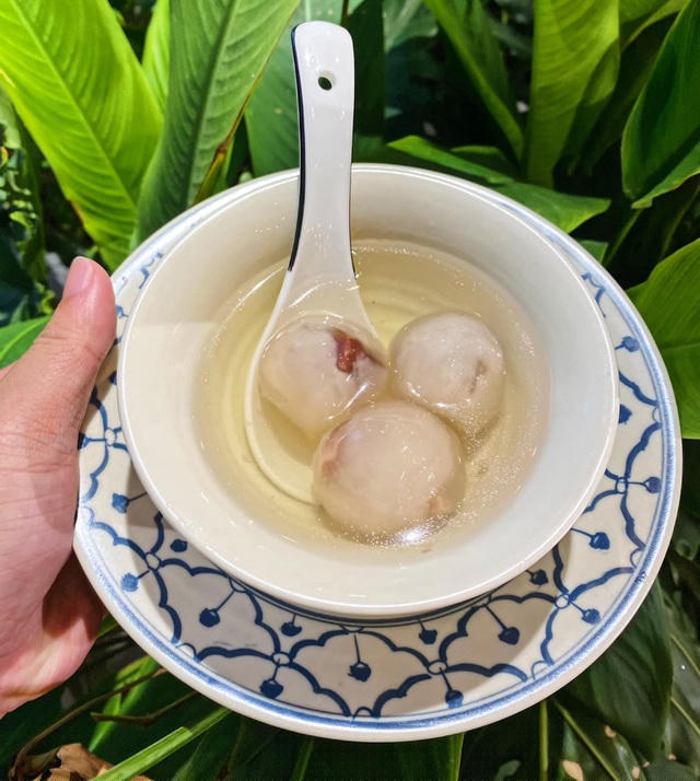 Nhiều người trổ tài làm chè heo quay ngay tại nhà vì… quá thèm. Ảnh: Anh Quý