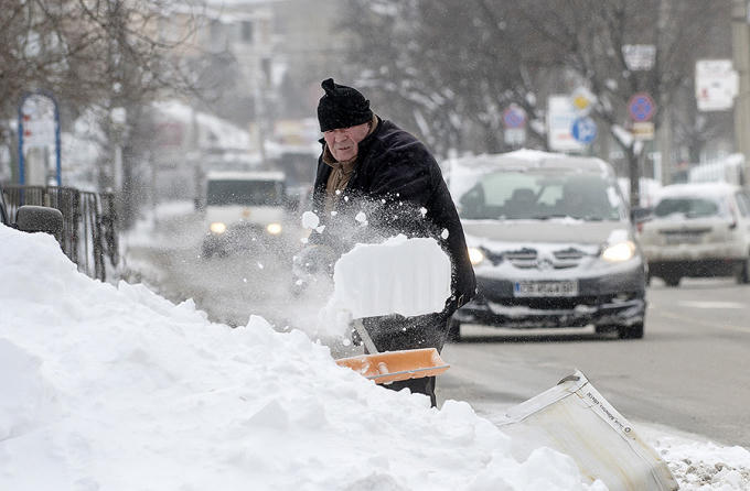 Giới chức c&aacute;c nước cảnh b&aacute;o, số người thiệt mạng sẽ c&ograve;n tăng cao trong điều kiện thời tiết khắc nghiệt n&agrave;y. (Ảnh:&nbsp;AFP)