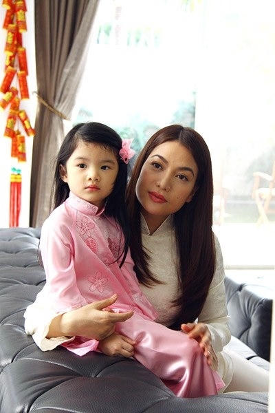 Trương Ngọc Ánh luôn mong bé Bảo Tiên giữ gìn được nét đẹp truyền thống của người con gái Việt Nam