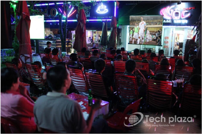 Kinh doanh máy chiếu bóng đá ngày càng phát triển.