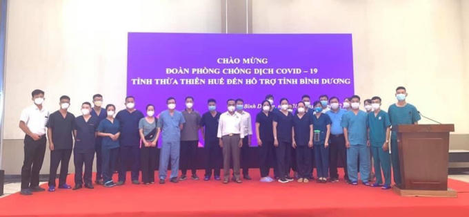 Đoàn TNV trường Cao đẳng Y tế Huế (Thừa Thiên Huế) tham gia chống dịch COVID-19 tại tỉnh Bình Dương.