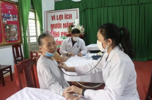 300 người dân nghèo tại Bến Tre được khám, phát thuốc miễn phí