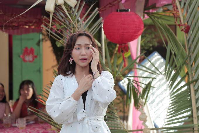 Diệu Nhi ngớ người khi được Hồ Vĩnh Anh h&ocirc;n