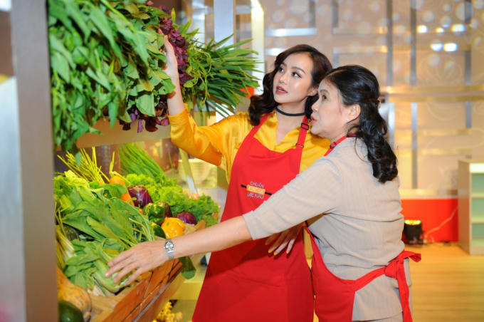 Không phải là người giỏi về nội trợ nên cô khá lo lắng.